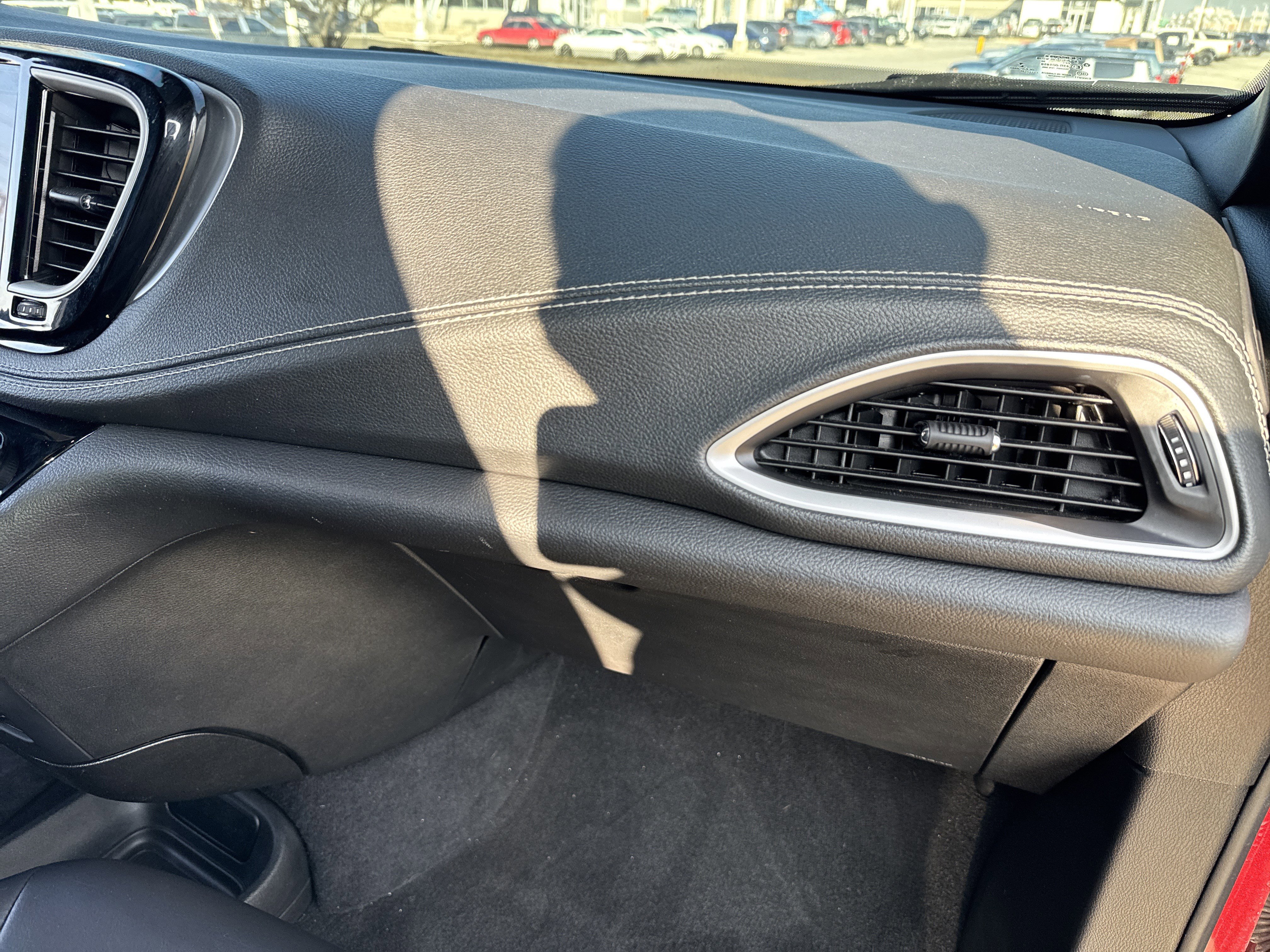 Used 2023 Chrysler Pacifica Touring-L w/ S Appearance Package image 21