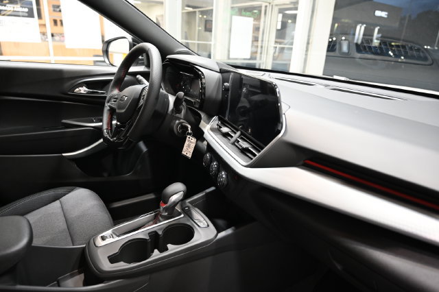 New 2026 Chevrolet Trax RS w/ Sunroof Package FWD image 13