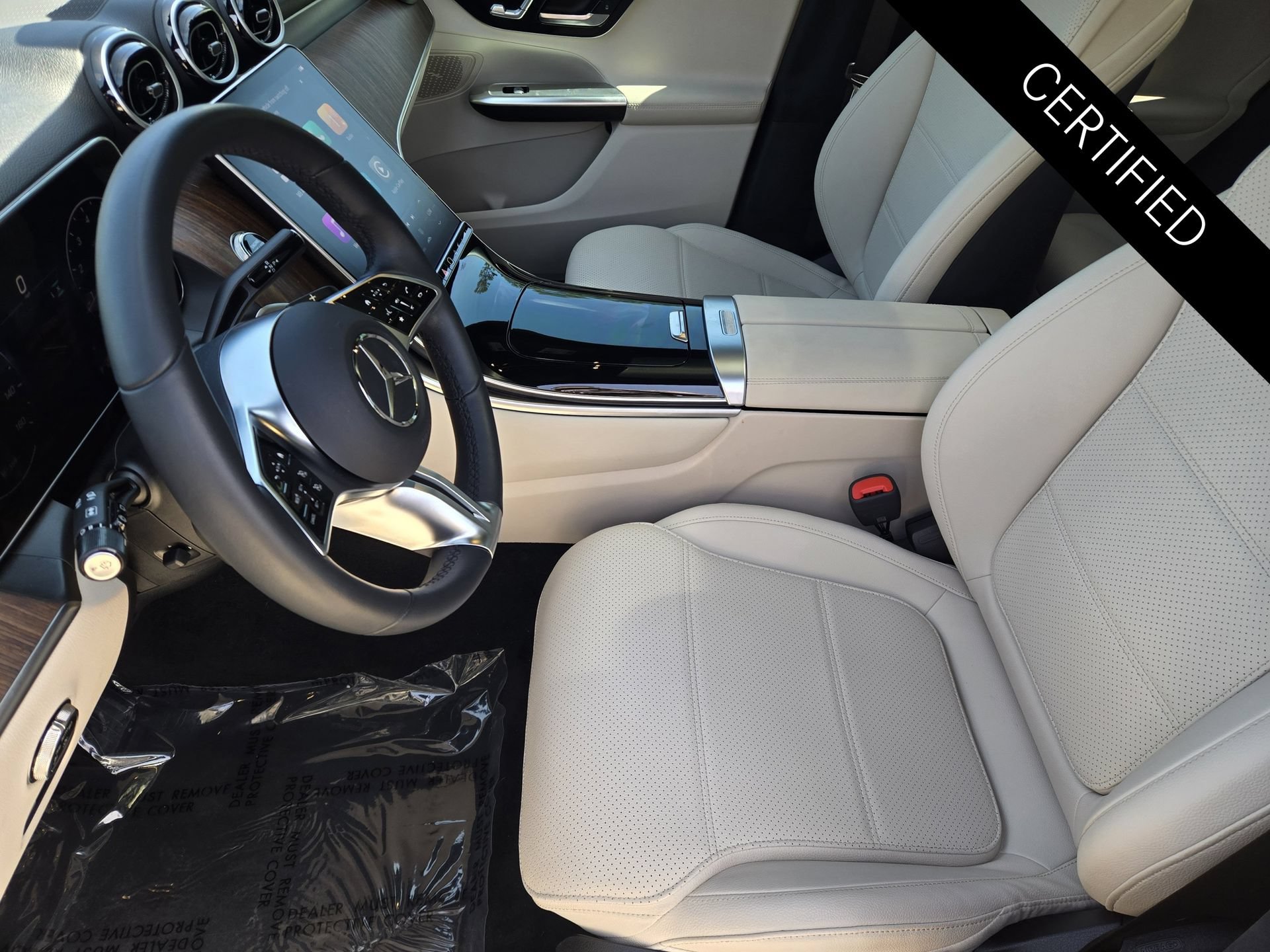 Certified 2026 Mercedes-Benz GLC 300 image 3