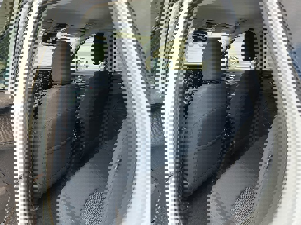 New 2025 Kia Sportage LX image 11