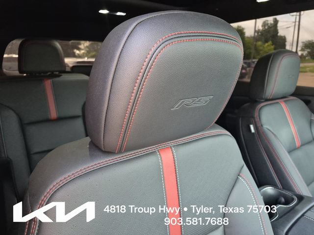 Used 2024 Chevrolet Traverse RS w/ LPO, Floor Liner Package AWD/4WD image 16