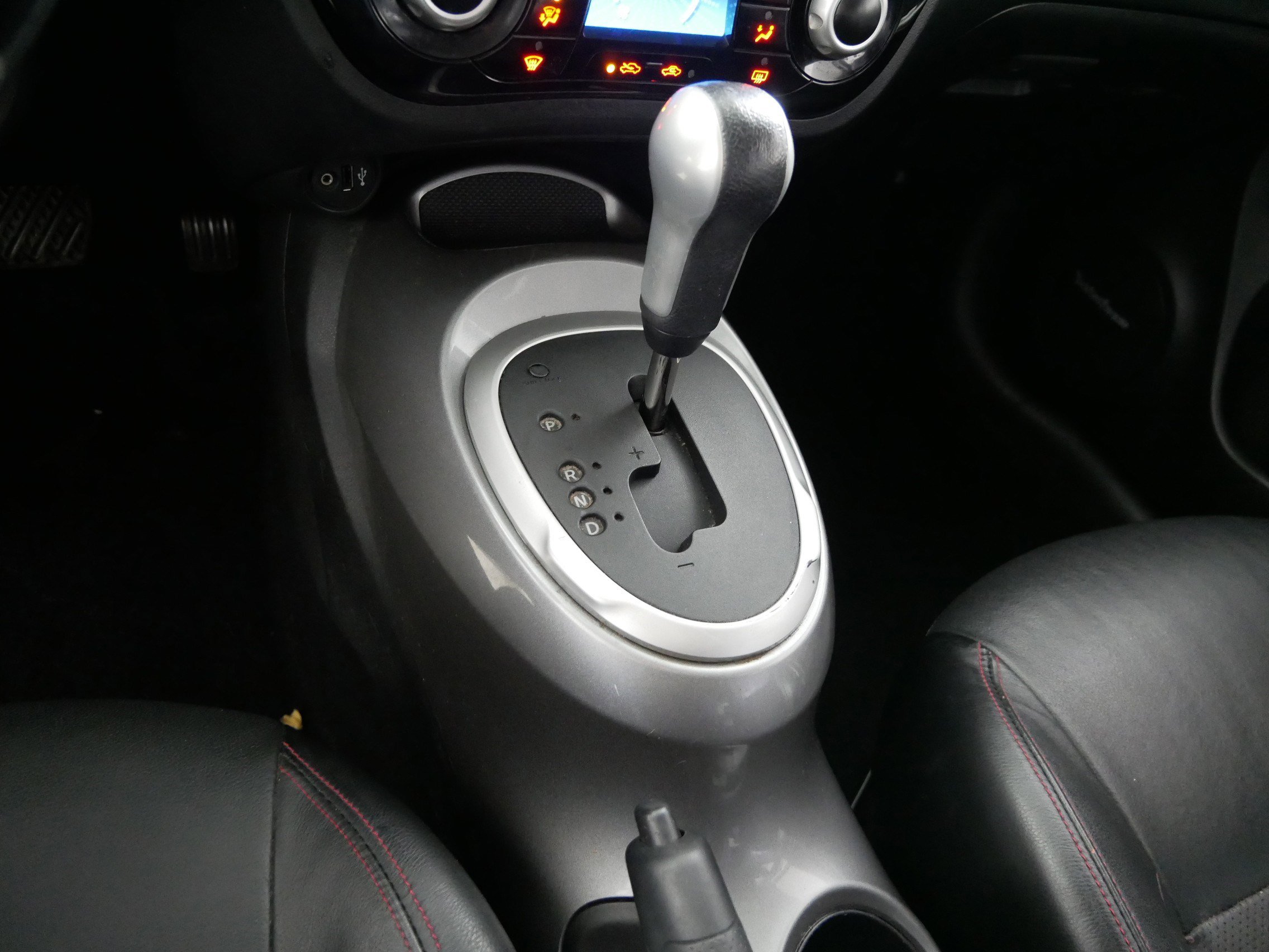 Used 2014 Nissan Juke SL image 24