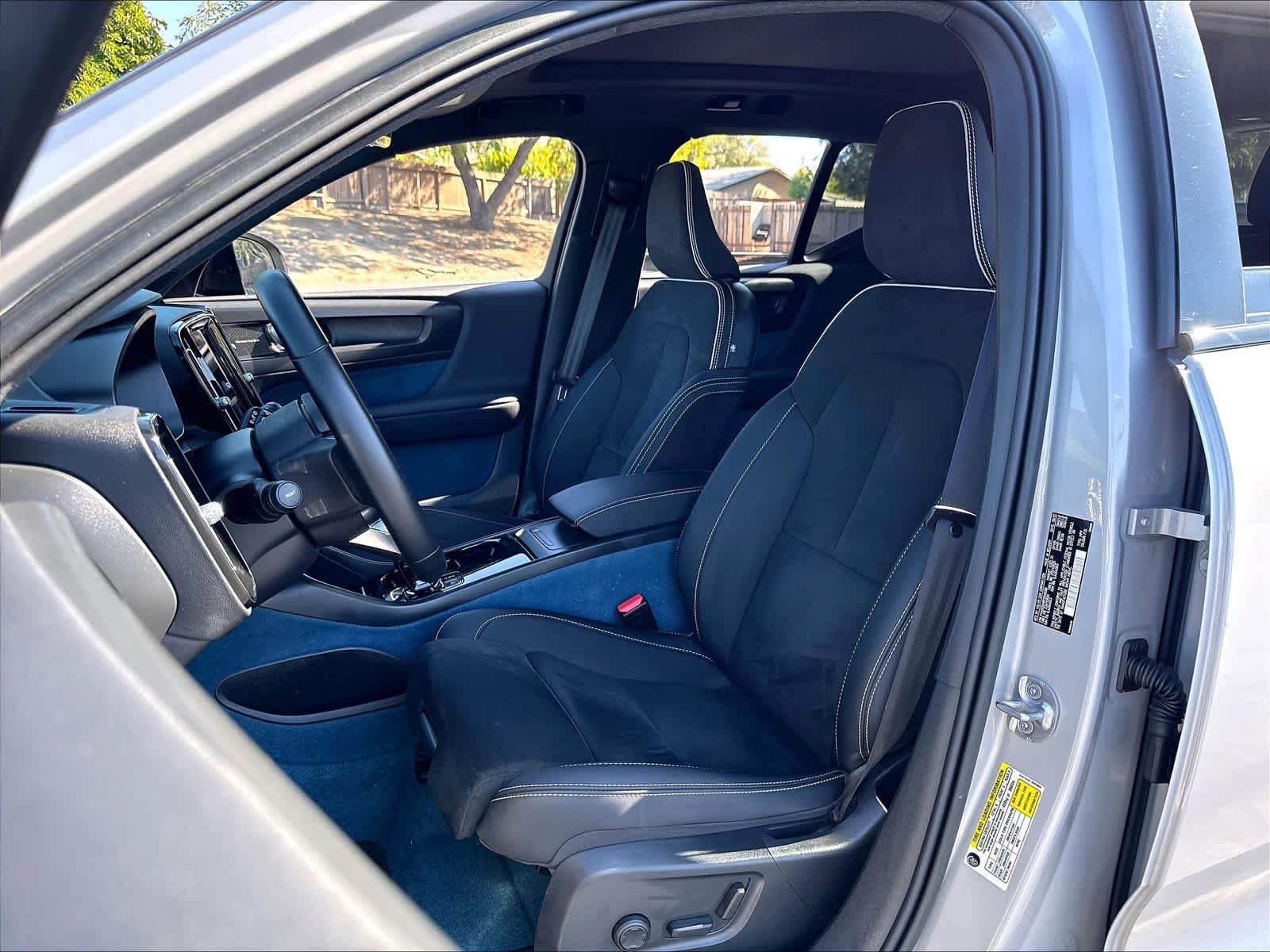 Used 2023 Volvo XC40 Recharge Ultimate AWD/4WD image 28