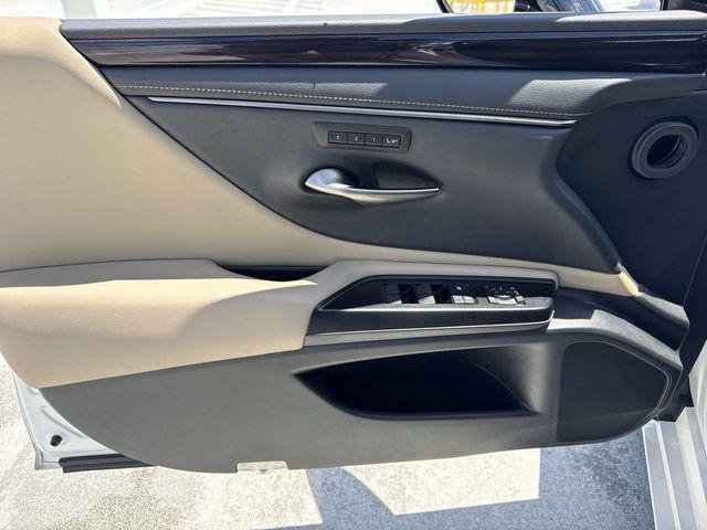 Certified 2020 Lexus ES 350 w/ Premium Package FWD image 13