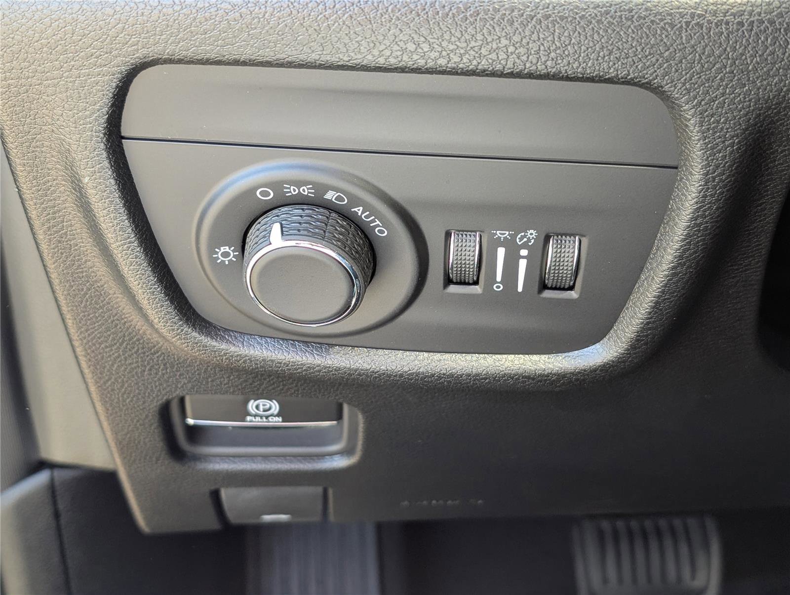 Used 2024 Jeep Grand Cherokee L Laredo AWD/4WD image 22