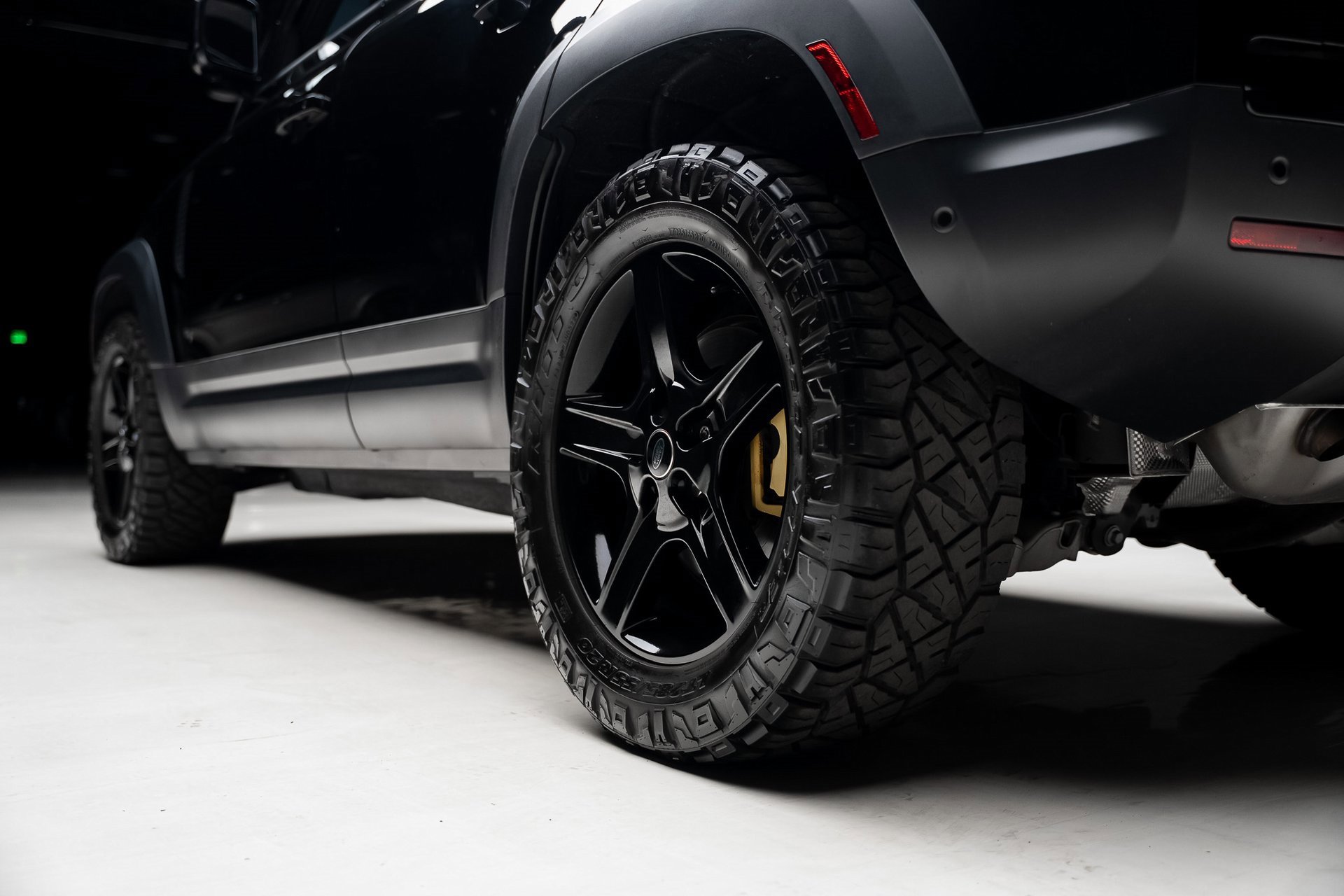 Used 2022 Land Rover Defender 110 SE image 75