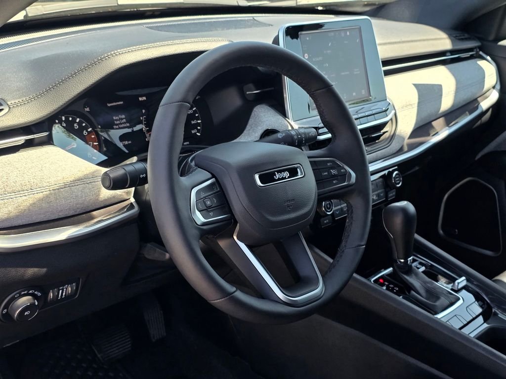 New 2025 Jeep Compass Latitude w/ Sun & Sound Group AWD/4WD image 7