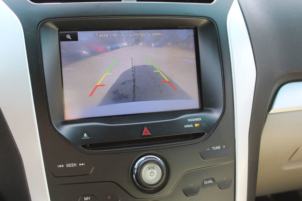 Used 2015 Ford Explorer XLT w/ Equipment Group 202A image 14