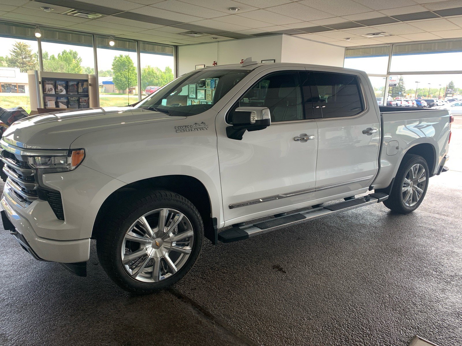 Used 2024 Chevrolet Silverado 1500 High Country image 3