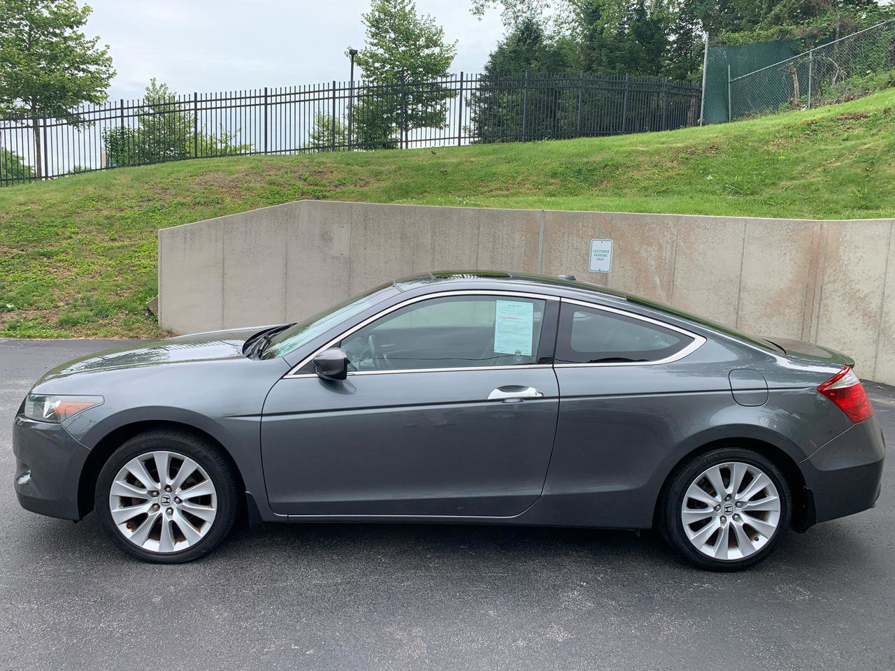 Used 2010 Honda Accord EX-L image 2