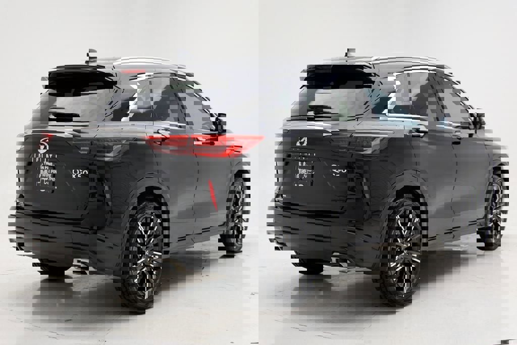 Used 2021 INFINITI QX50 Luxe w/ Appearance Package image 9