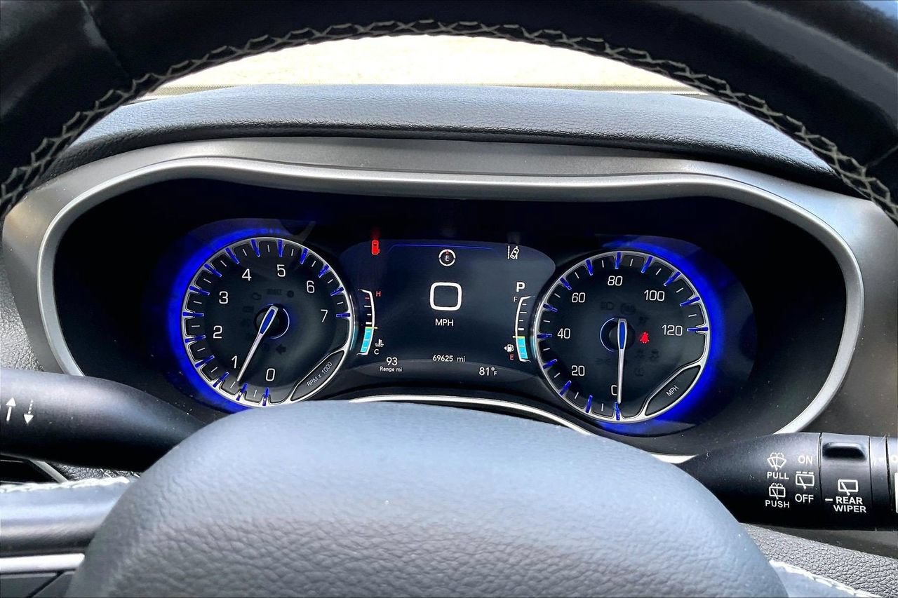 Certified 2021 Chrysler Pacifica Touring-L FWD image 9