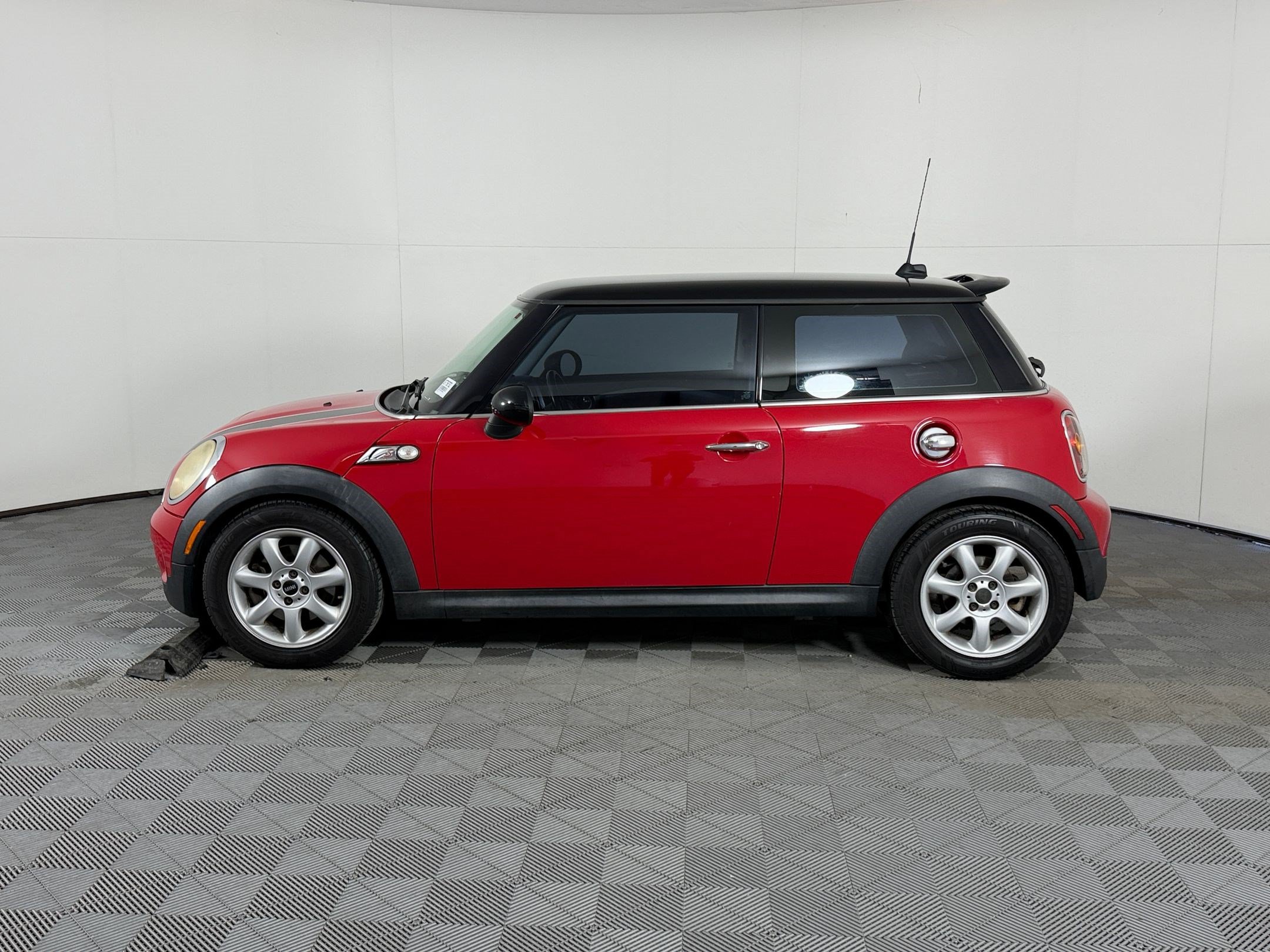 Used 2009 MINI Cooper S FWD image 2