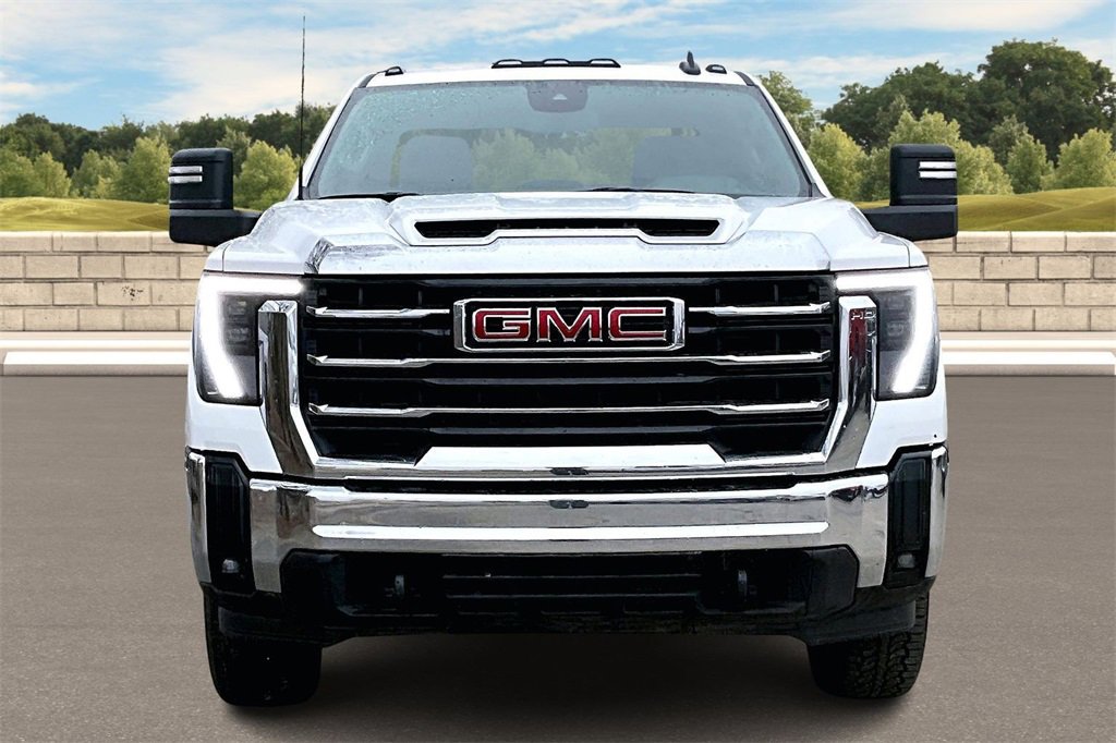 Used 2024 GMC Sierra 3500 SLE w/ SLE Convenience Package image 3