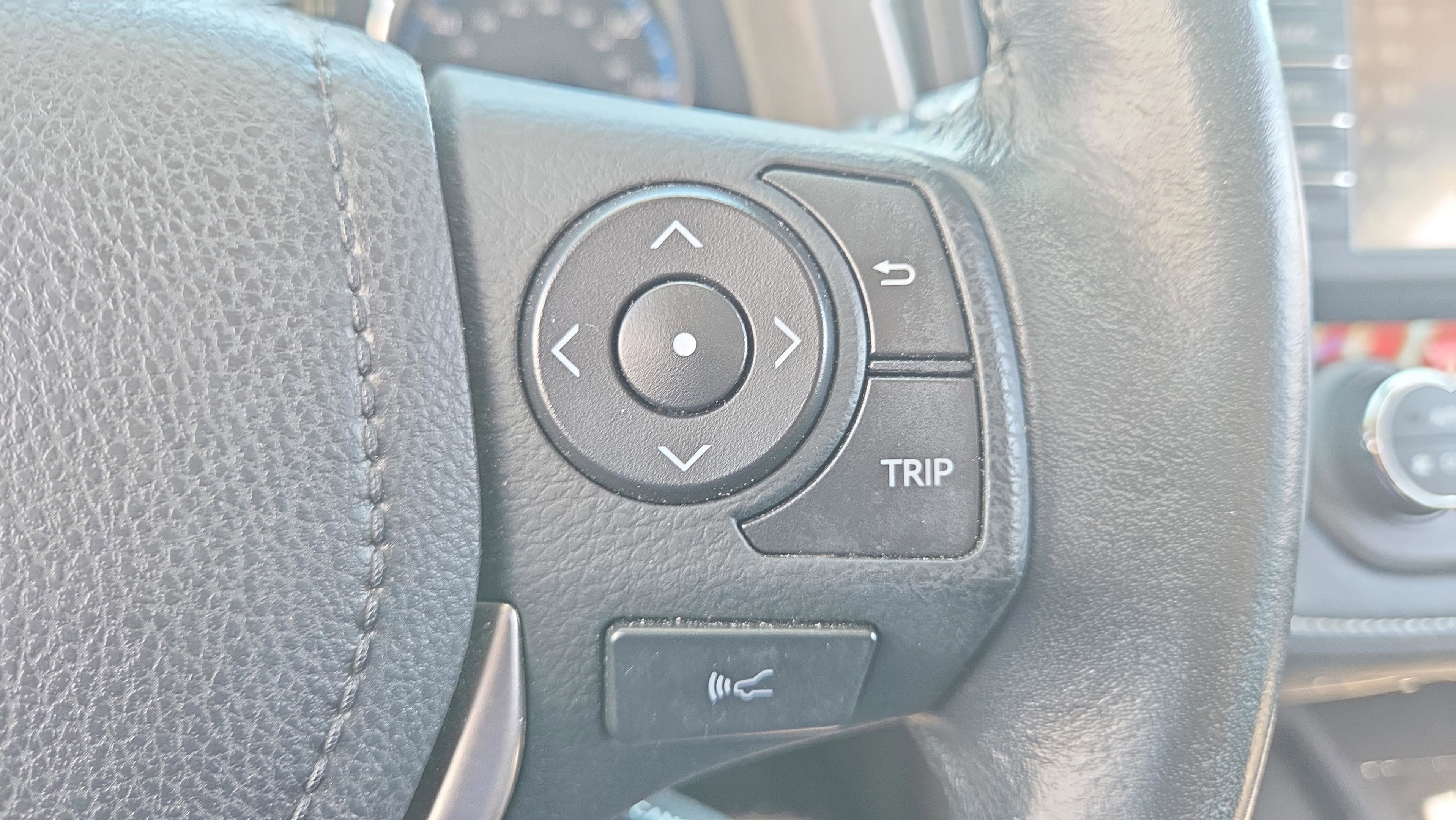 Used 2016 Toyota RAV4 Limited FWD image 28