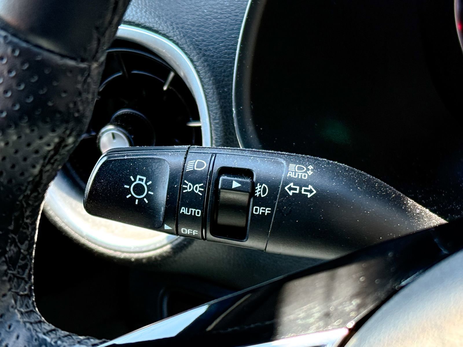 Used 2023 Kia Forte GT-Line w/ GT-Line Premium Package FWD image 30