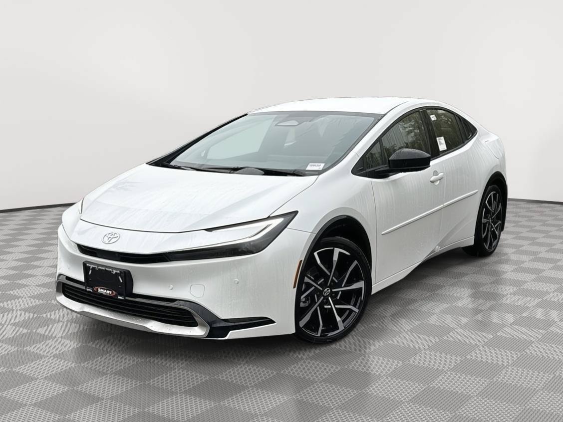 New 2027 Toyota Prius Plug-In Hybrid FWD image 1