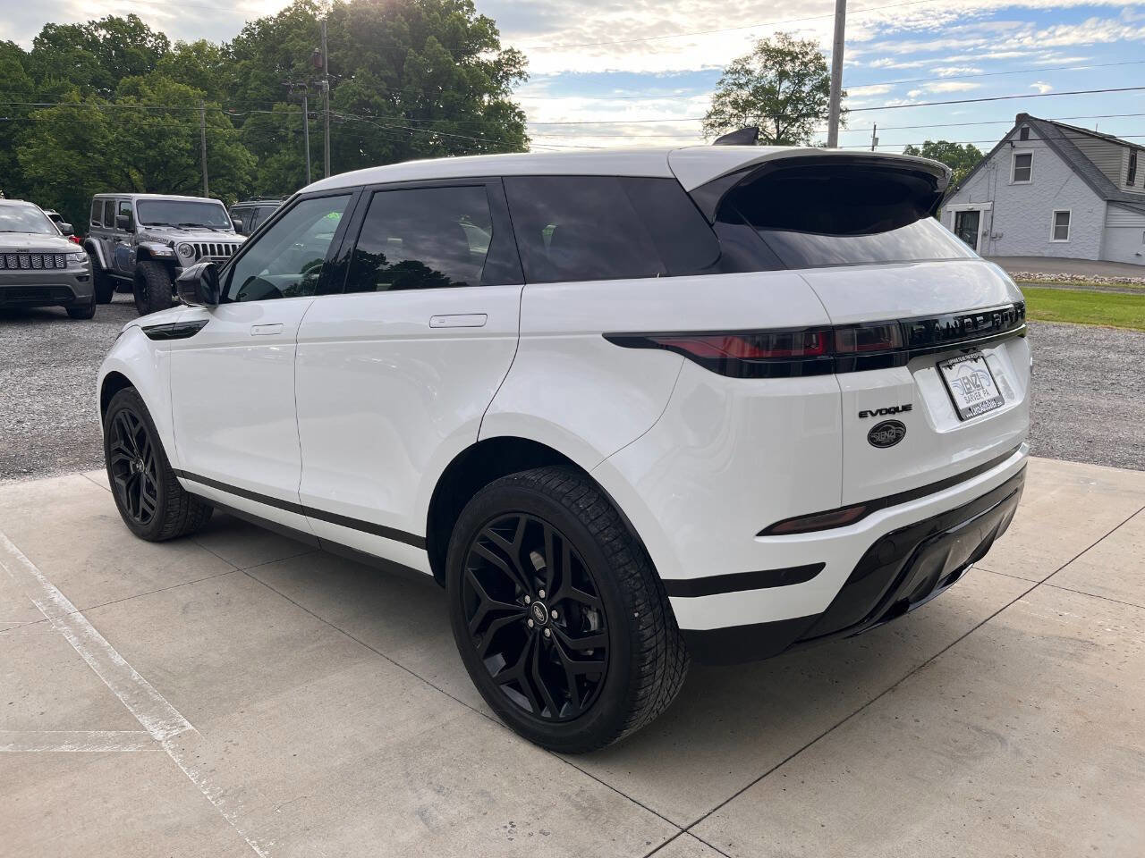 Used 2023 Land Rover Range Rover Evoque SE AWD/4WD image 5