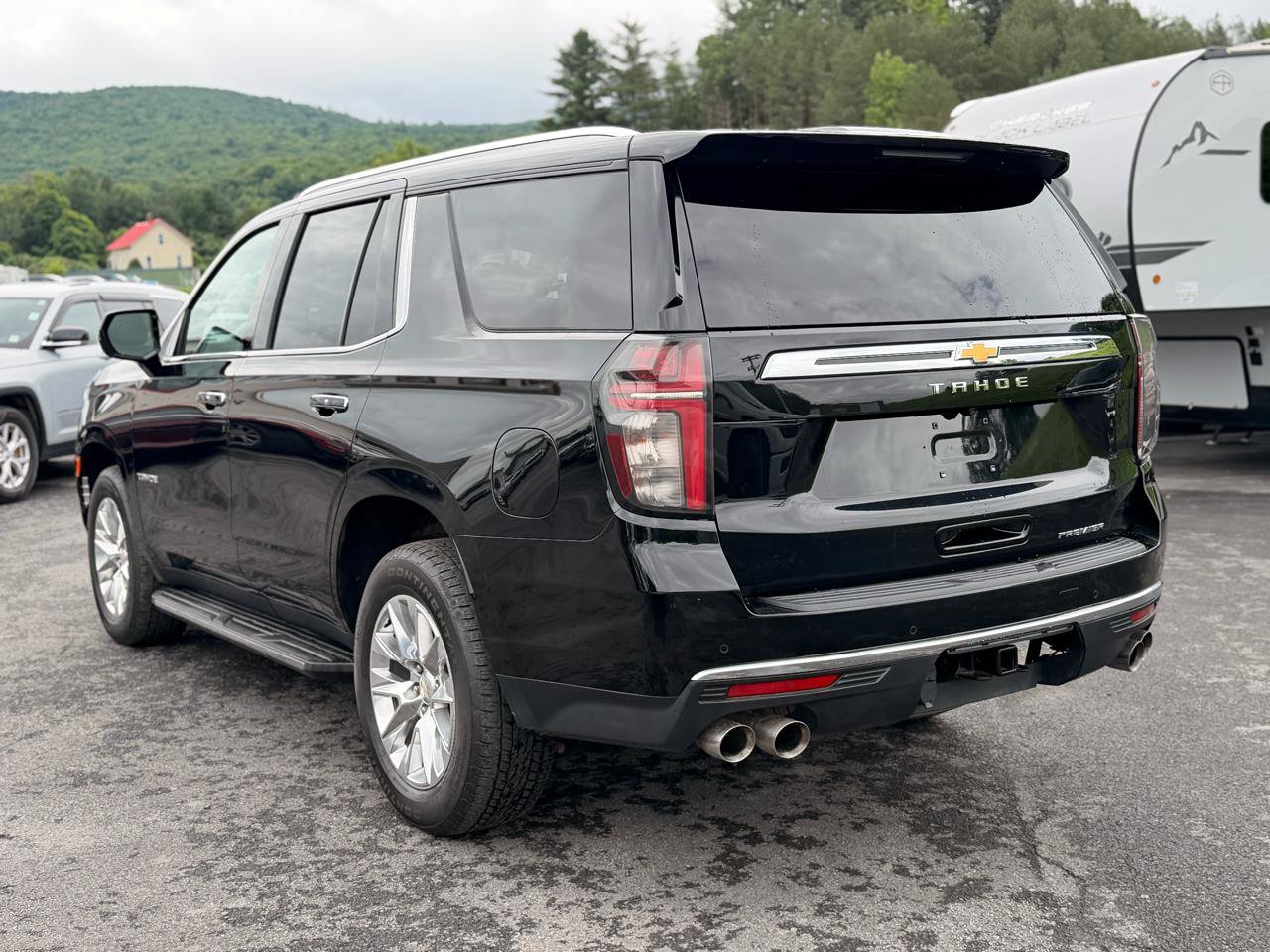 Used 2024 Chevrolet Tahoe Premier AWD/4WD image 7