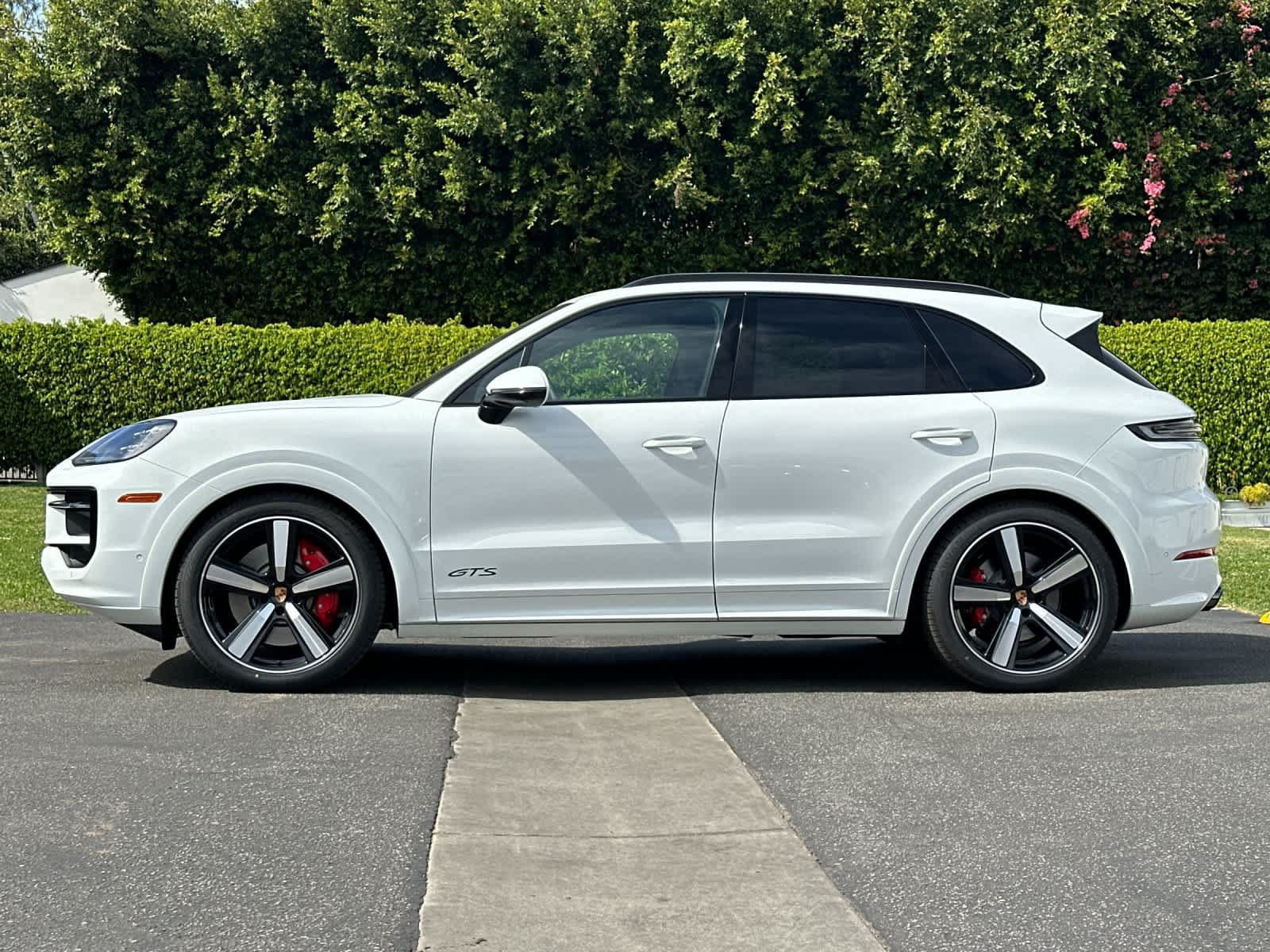 New 2026 Porsche Cayenne GTS AWD/4WD image 2