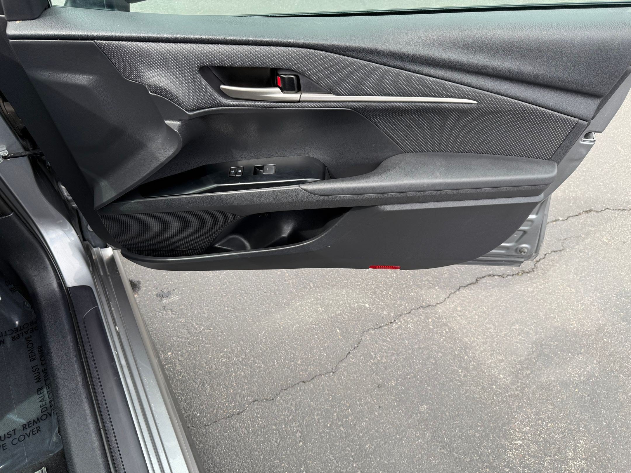 Used 2025 Toyota Camry SE FWD image 27