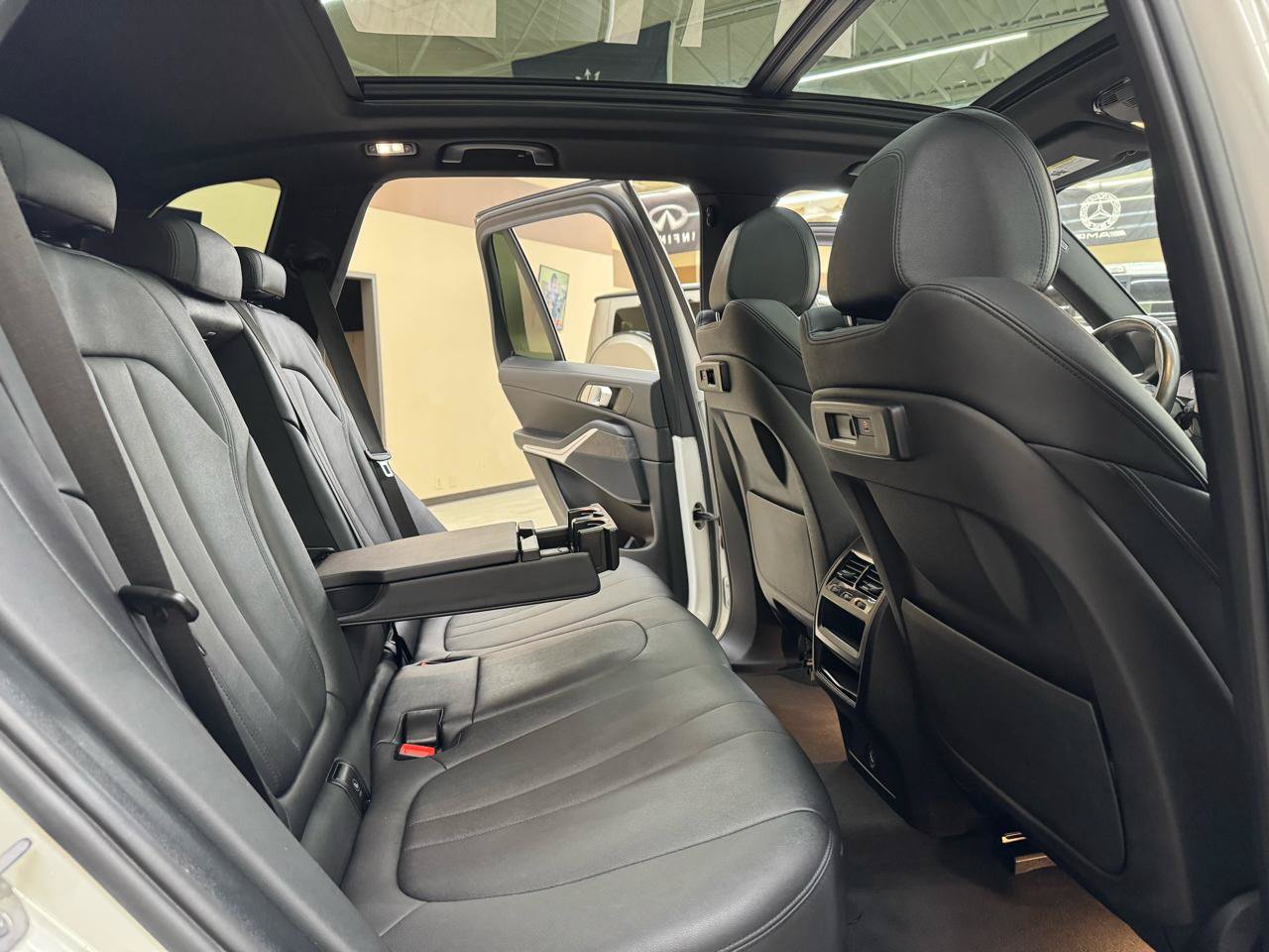 Used 2022 BMW X5 xDrive40i AWD/4WD image 39