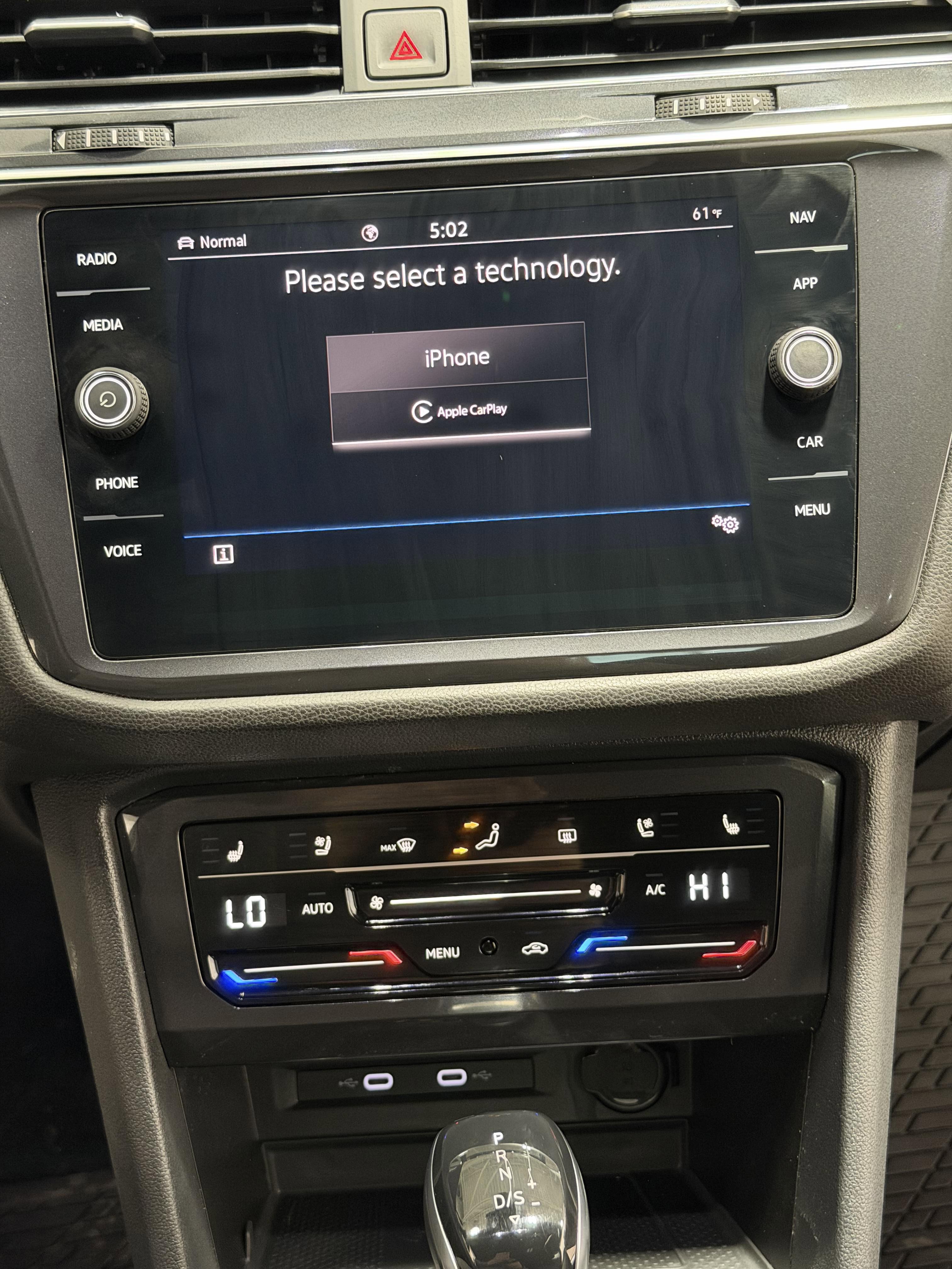 Used 2022 Volkswagen Tiguan SEL R-Line image 16