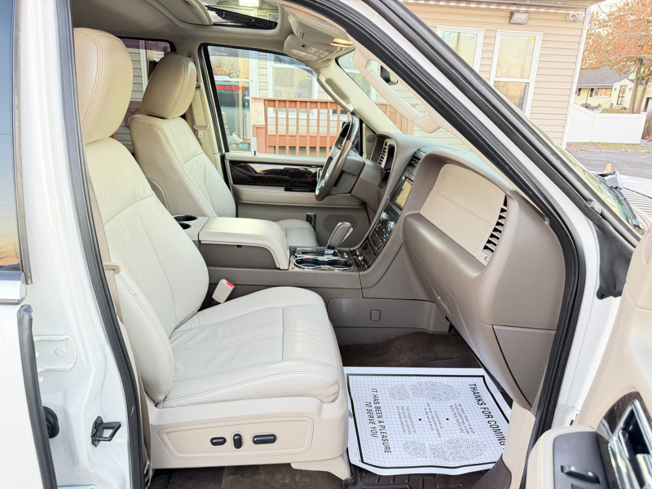 Used 2015 Lincoln Navigator L 4WD image 50