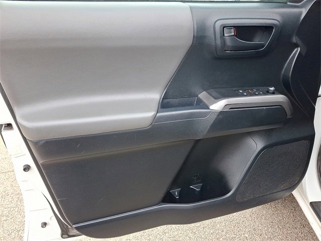 Used 2017 Toyota Tacoma SR5 w/ SR5 Appearance Package (SM) image 10