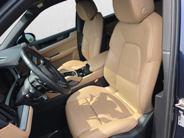 Used 2024 Porsche Cayenne AWD/4WD image 15