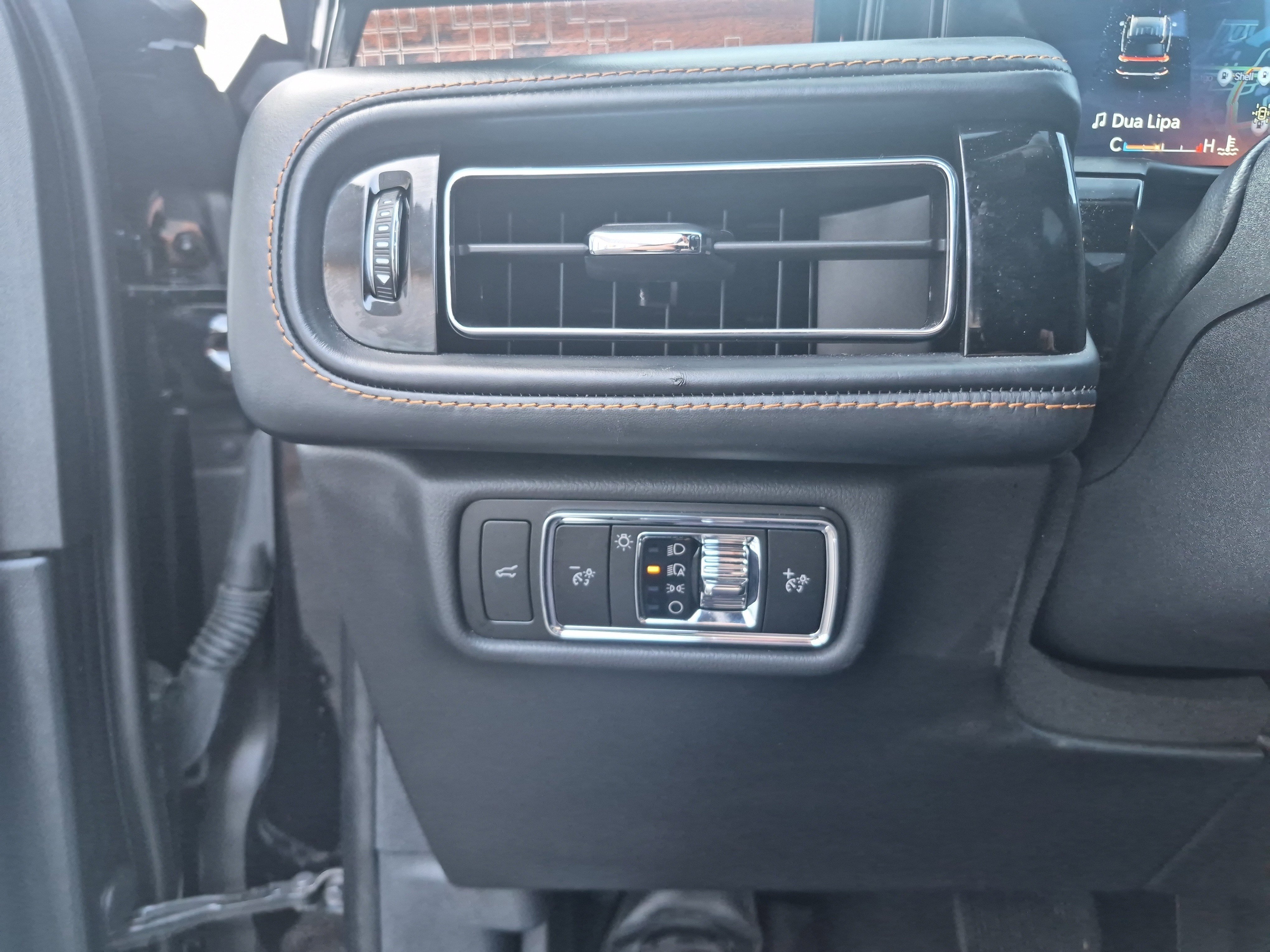 Used 2025 Lincoln Aviator Black Label image 23