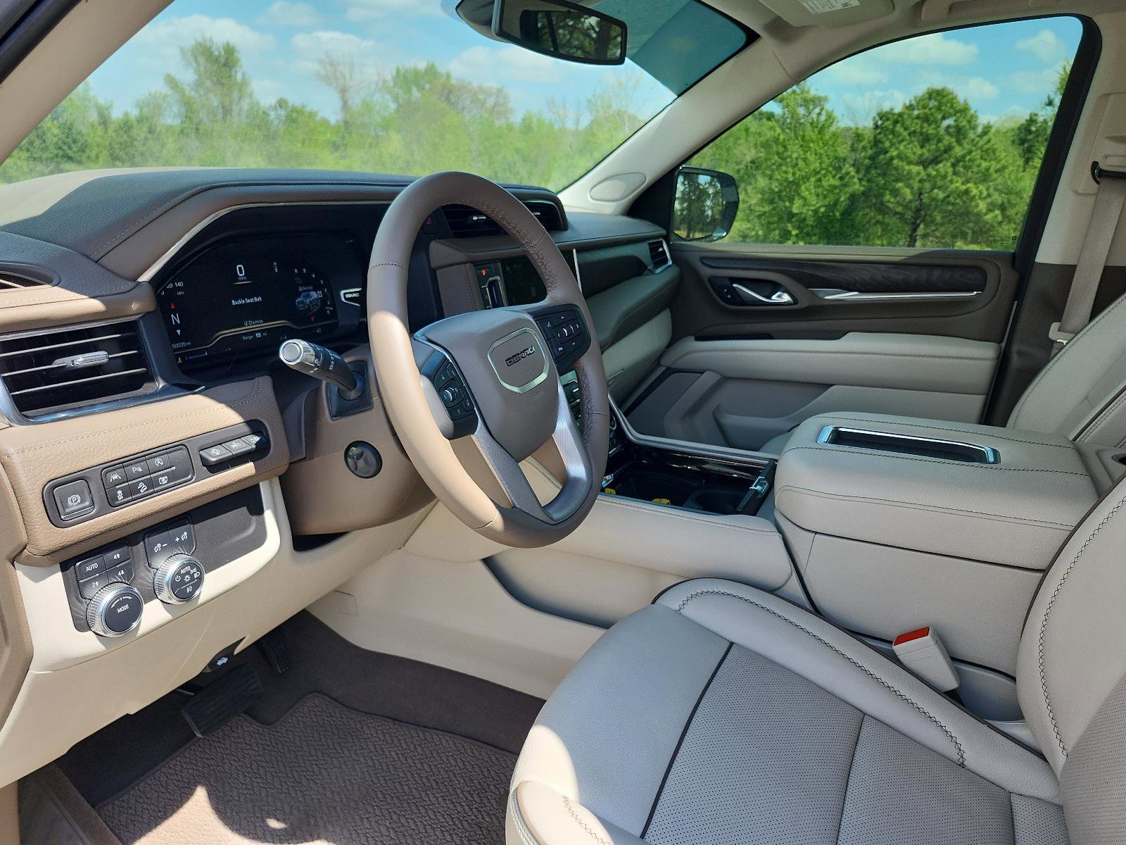 Used 2024 GMC Yukon Denali image 17