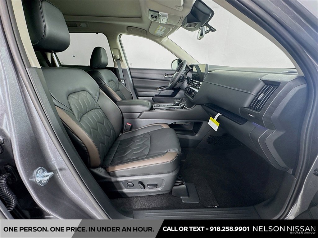 New 2026 Nissan Pathfinder Platinum image 30