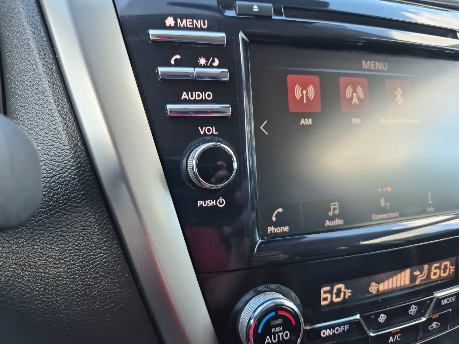 Used 2024 Nissan Murano SV FWD image 16