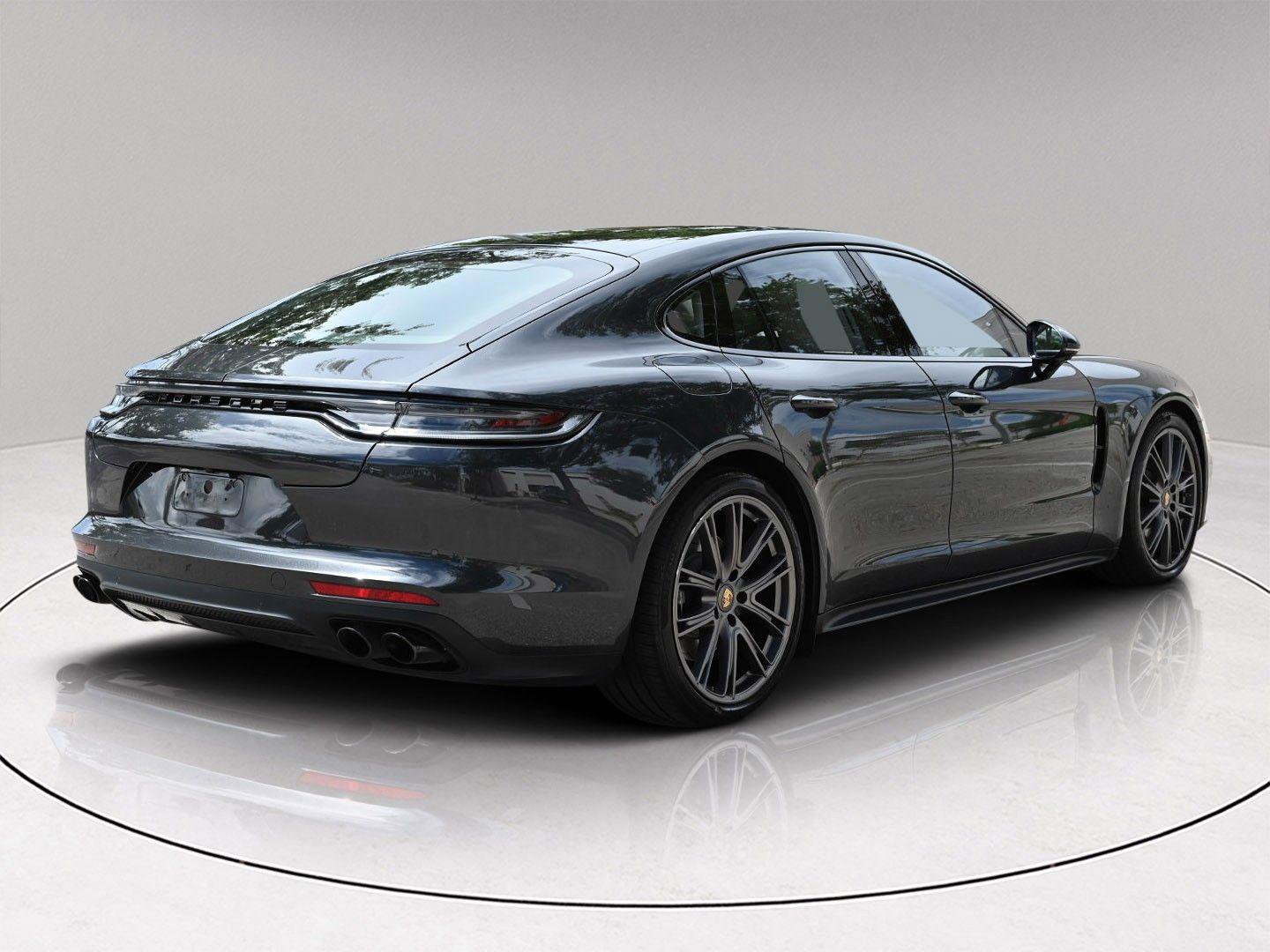 Used 2023 Porsche Panamera GTS image 5