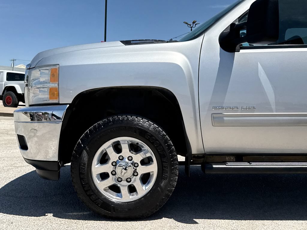 Used 2014 Chevrolet Silverado 2500 LTZ w/ LTZ Plus Package AWD/4WD image 5