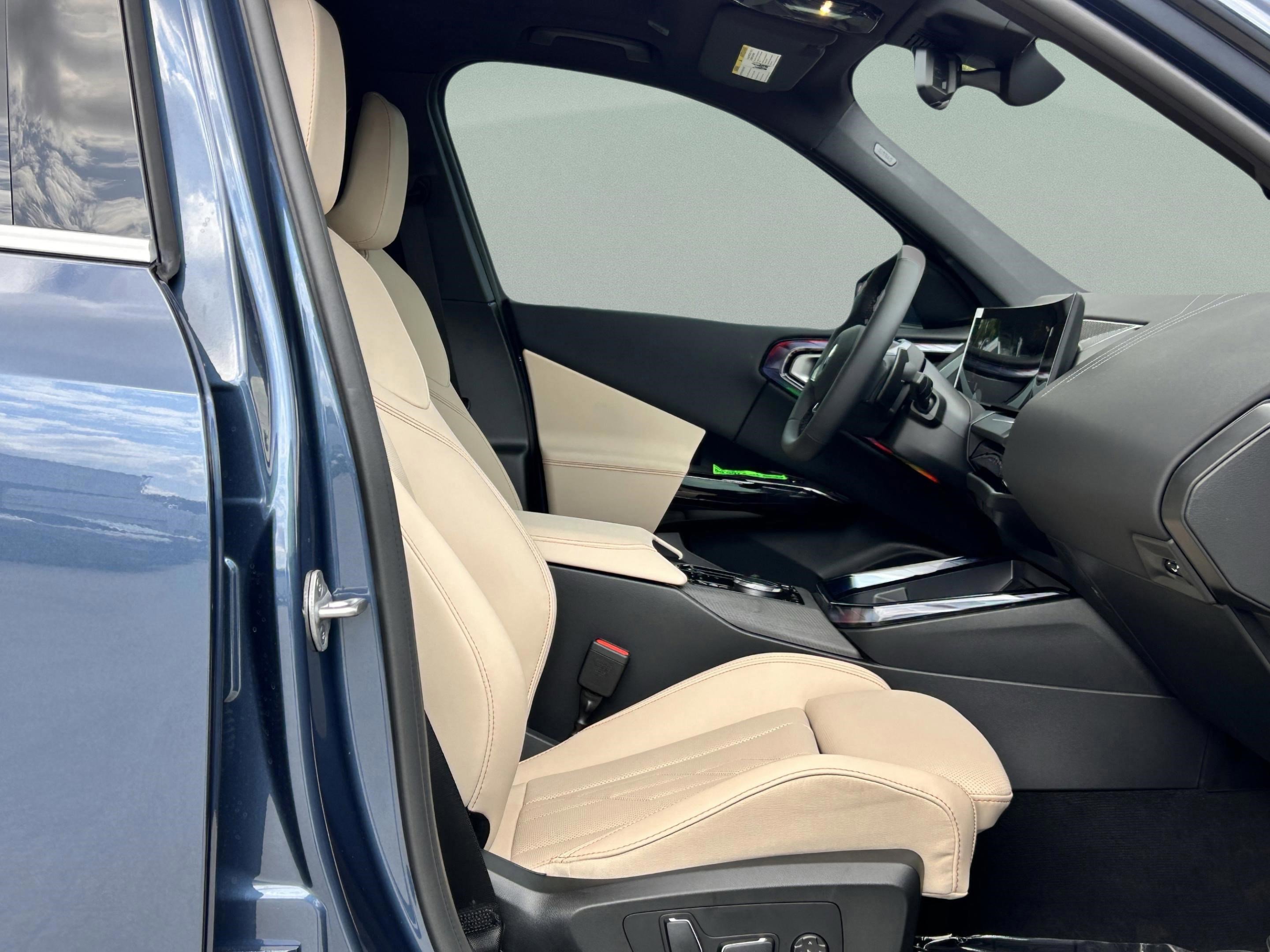 Used 2026 BMW X3 xDrive30 w/ Convenience Package image 25