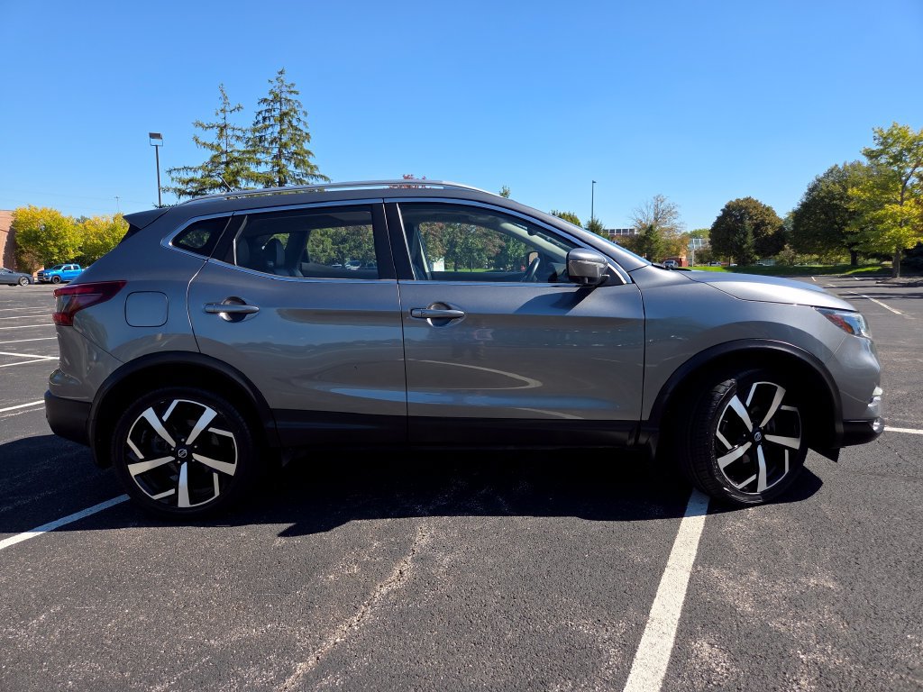 Used 2021 Nissan Rogue Sport SL w/ Premium Package AWD/4WD image 28