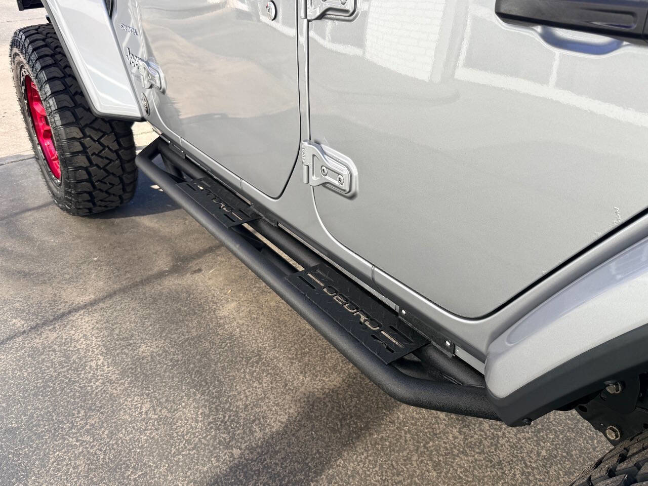 Used 2019 Jeep Wrangler Unlimited Sahara image 19