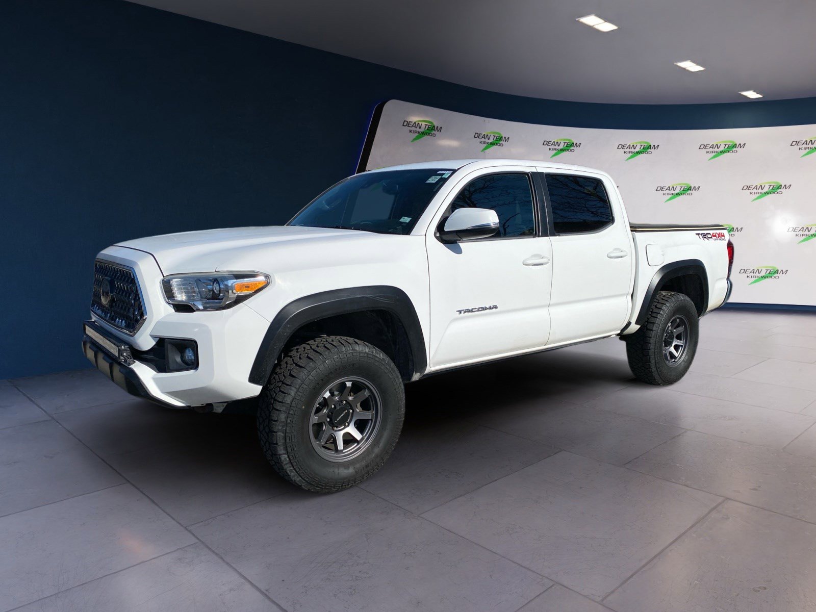 Used 2019 Toyota Tacoma TRD Off-Road image 3