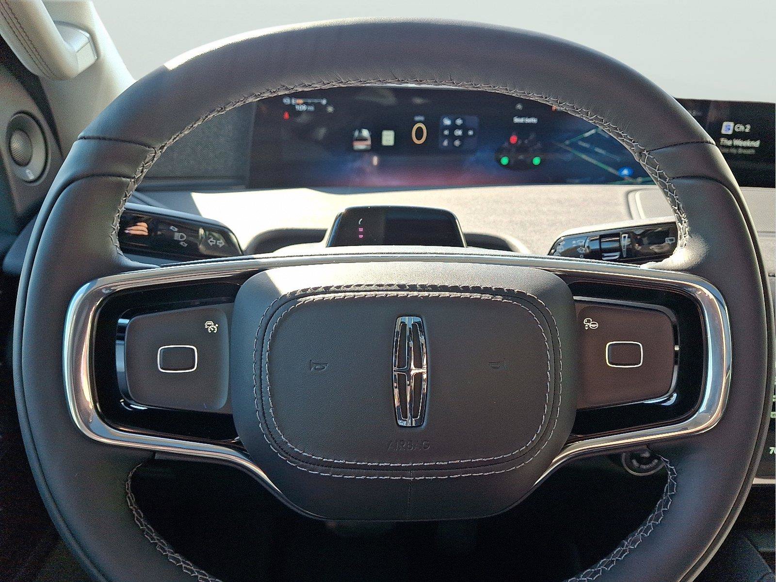 New 2025 Lincoln Navigator L Reserve AWD/4WD image 5