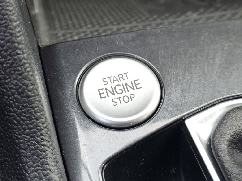 Used 2022 Volkswagen Tiguan SEL R-Line image 18