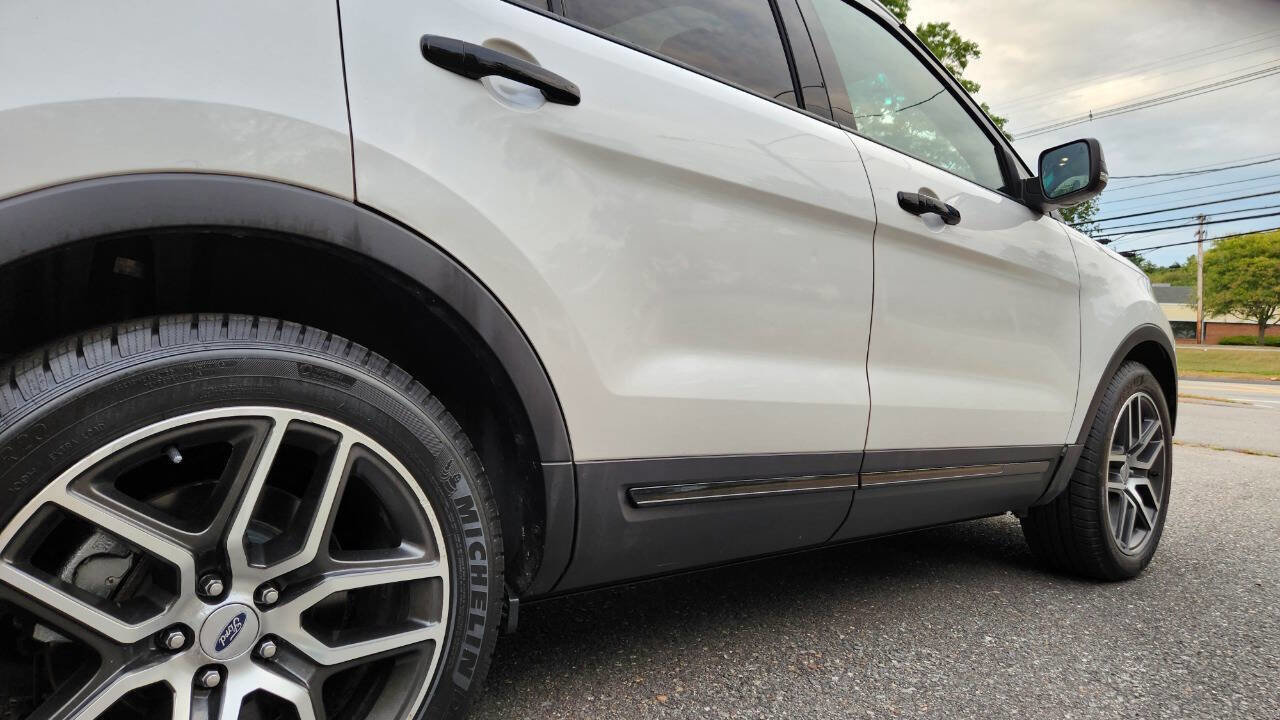 Used 2018 Ford Explorer Sport w/ Equipment Group 401A image 18