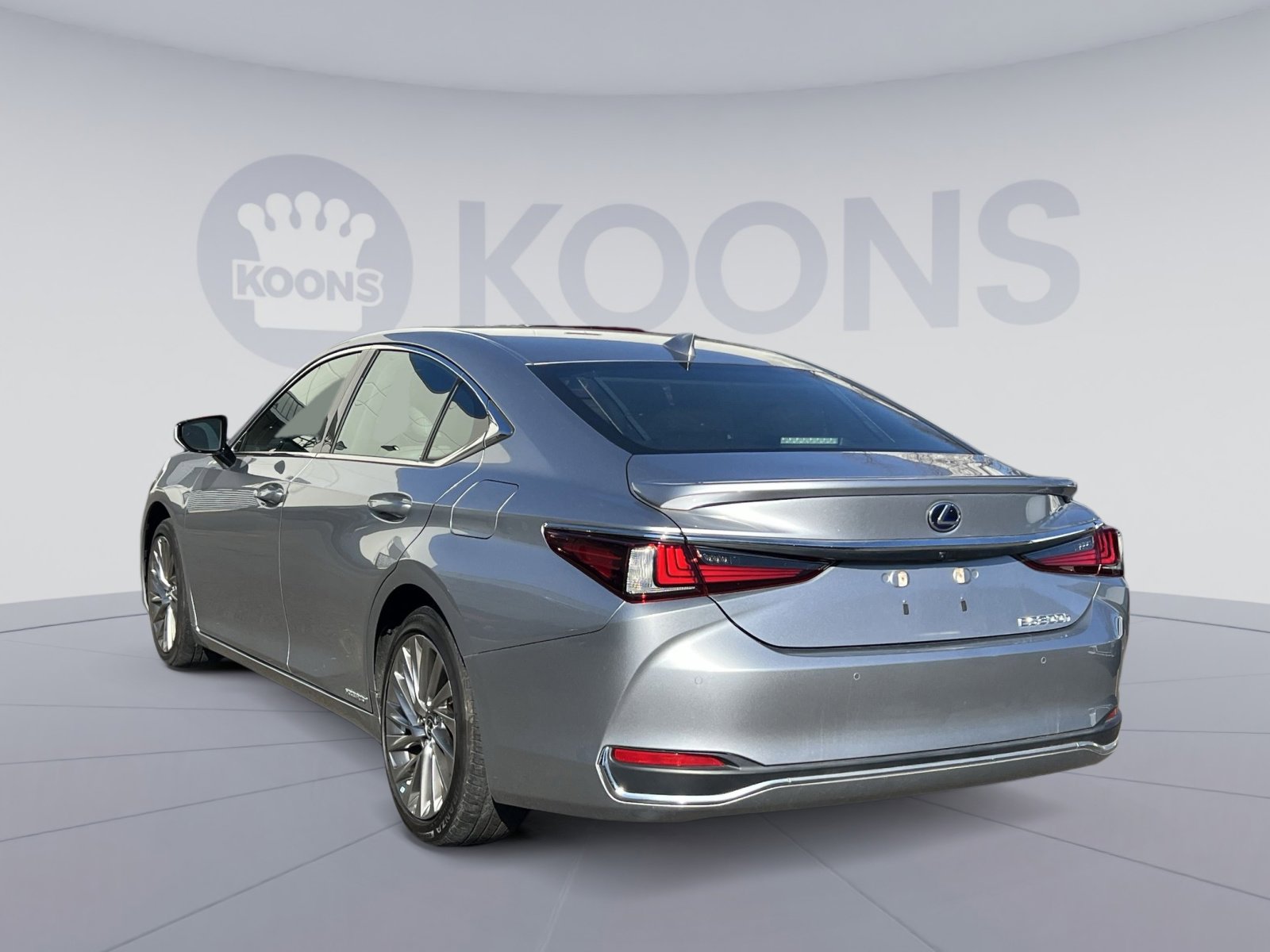 Used 2022 Lexus ES 300h w/ Luxury Package image 4