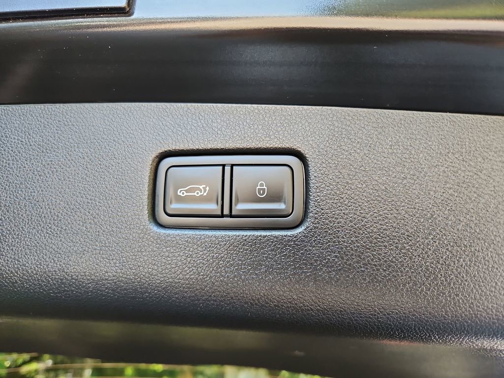 Used 2023 Genesis GV70 2.5T w/ Select Package AWD/4WD image 33