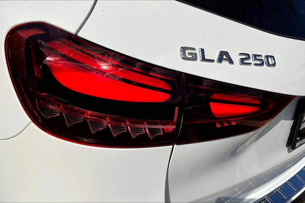Certified 2025 Mercedes-Benz GLA 250 4MATIC image 32