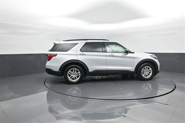 New 2026 Ford Explorer Active image 8