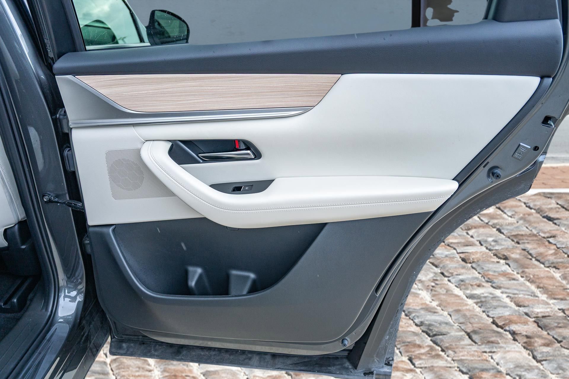 Used 2025 MAZDA CX-90 3.3 Turbo w/ Premium Plus Pkg image 16