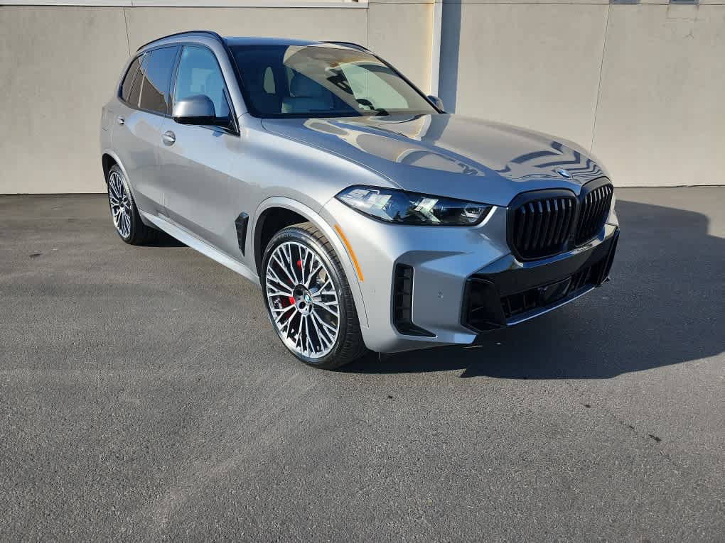 New 2026 BMW X5 sDrive40i w/ M Sport Package RWD image 2