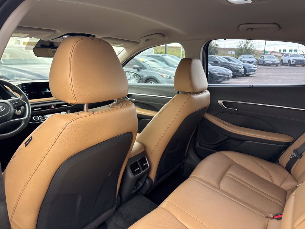 Certified 2022 Hyundai Sonata Limited FWD image 35